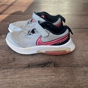 Nike Zoom Tennis Shoes